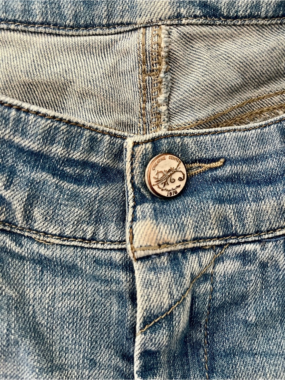 2000’s Diesel ‘Louvely’ Low Rise, Bootcut, Light Wash Flared Jeans - Picture 3 of 15